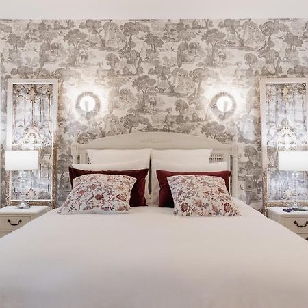 The French Boudoir Apartment Epernay Bagian luar foto
