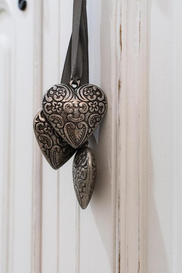 The French Boudoir Apartment Epernay Bagian luar foto