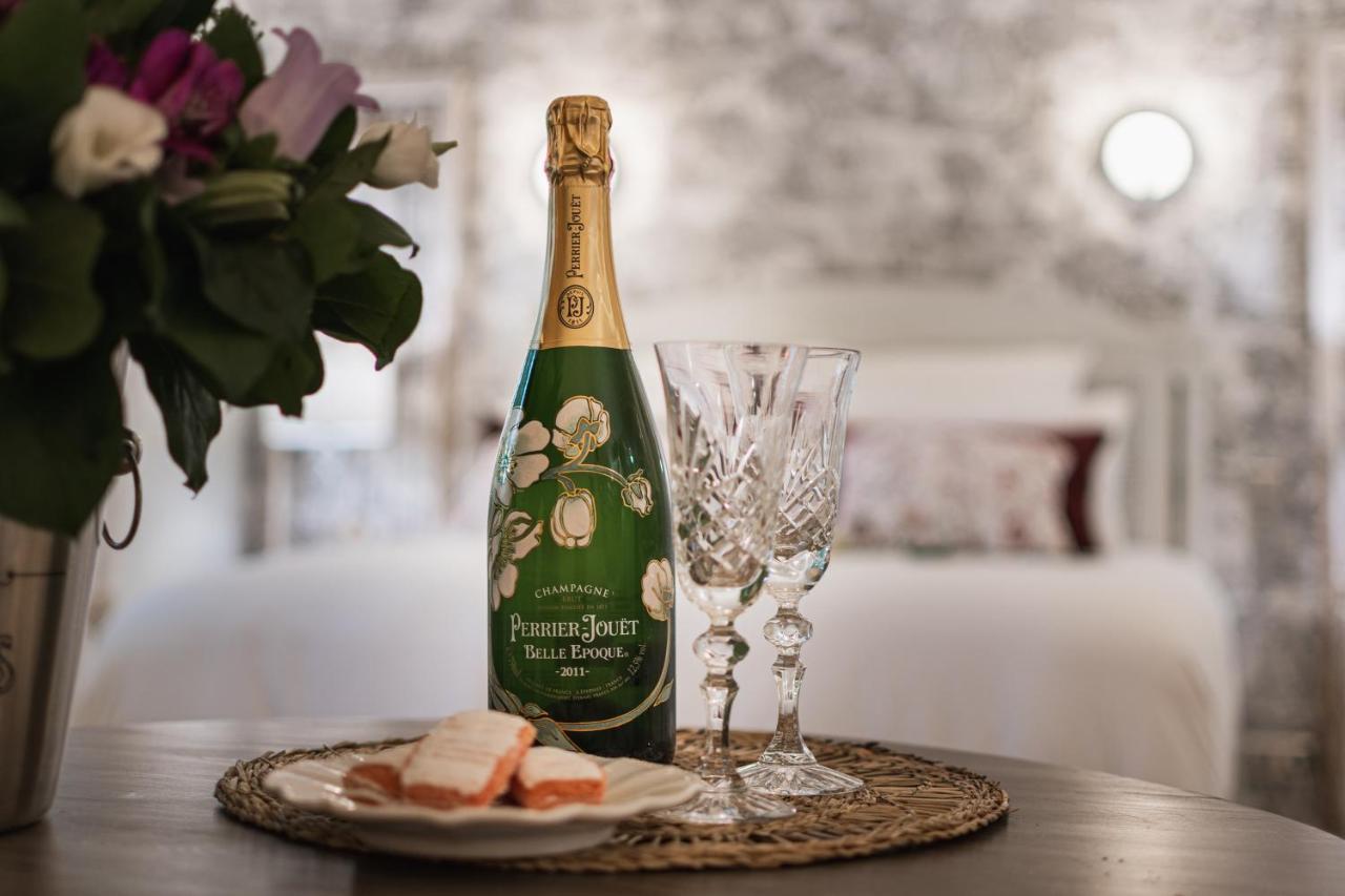 The French Boudoir Apartment Epernay Bagian luar foto