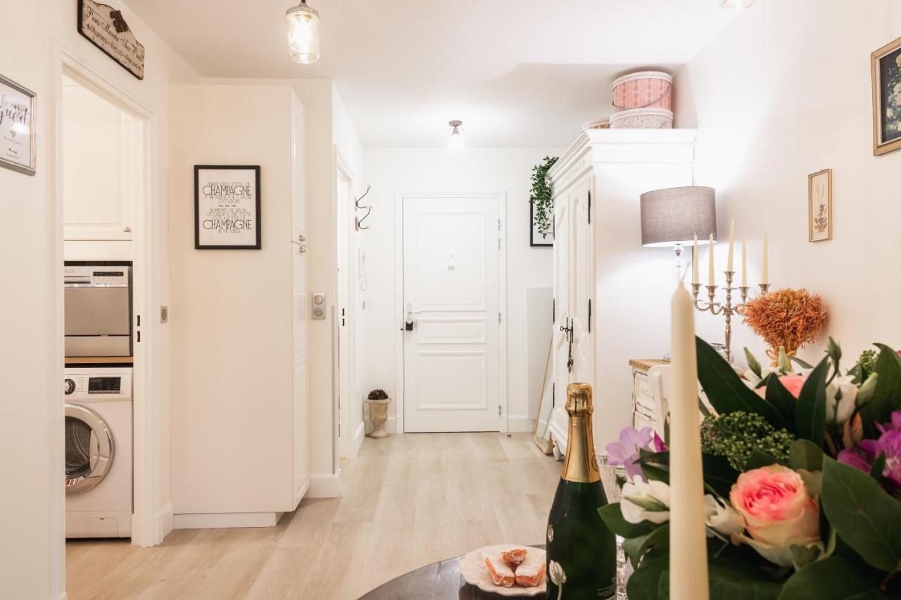 The French Boudoir Apartment Epernay Bagian luar foto