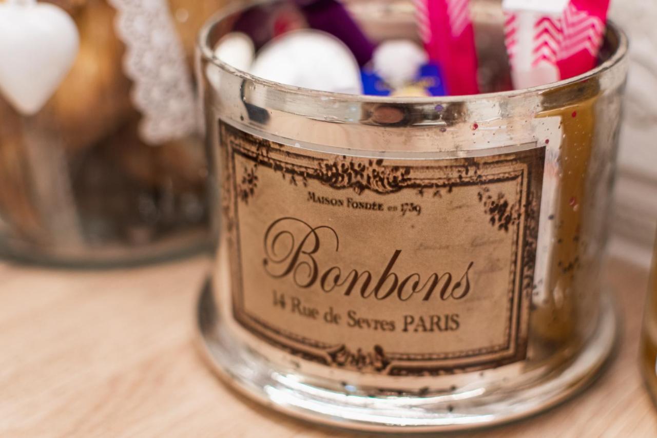 The French Boudoir Apartment Epernay Bagian luar foto