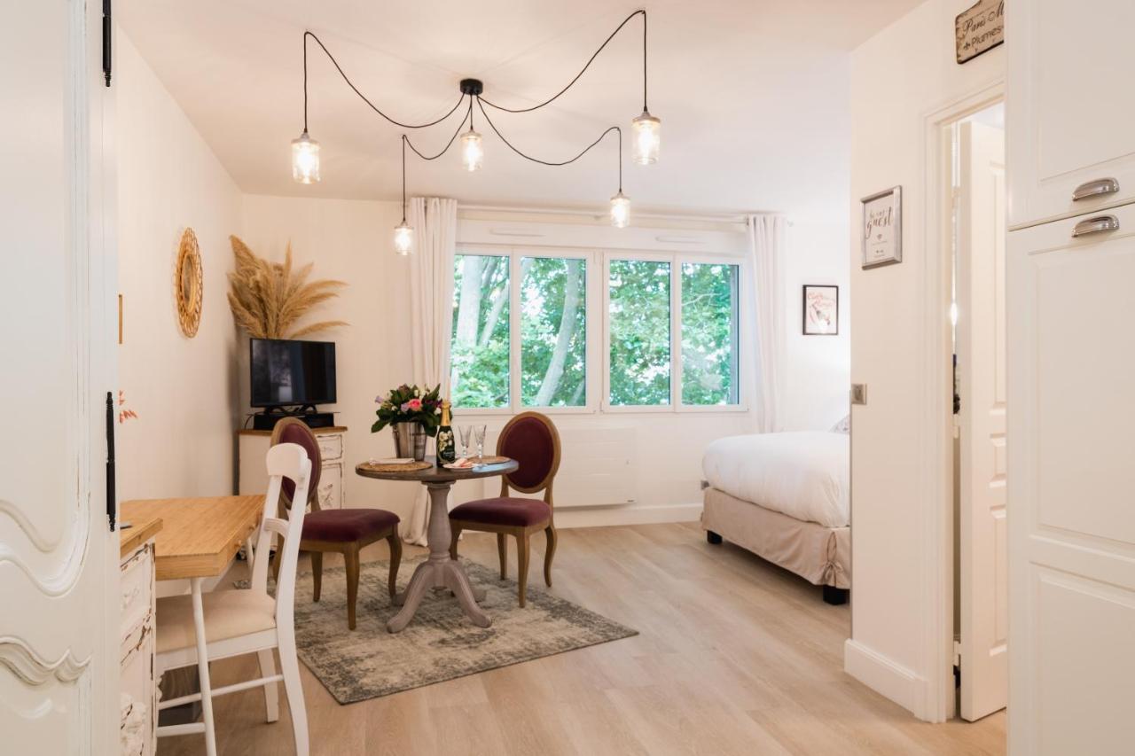 The French Boudoir Apartment Epernay Bagian luar foto